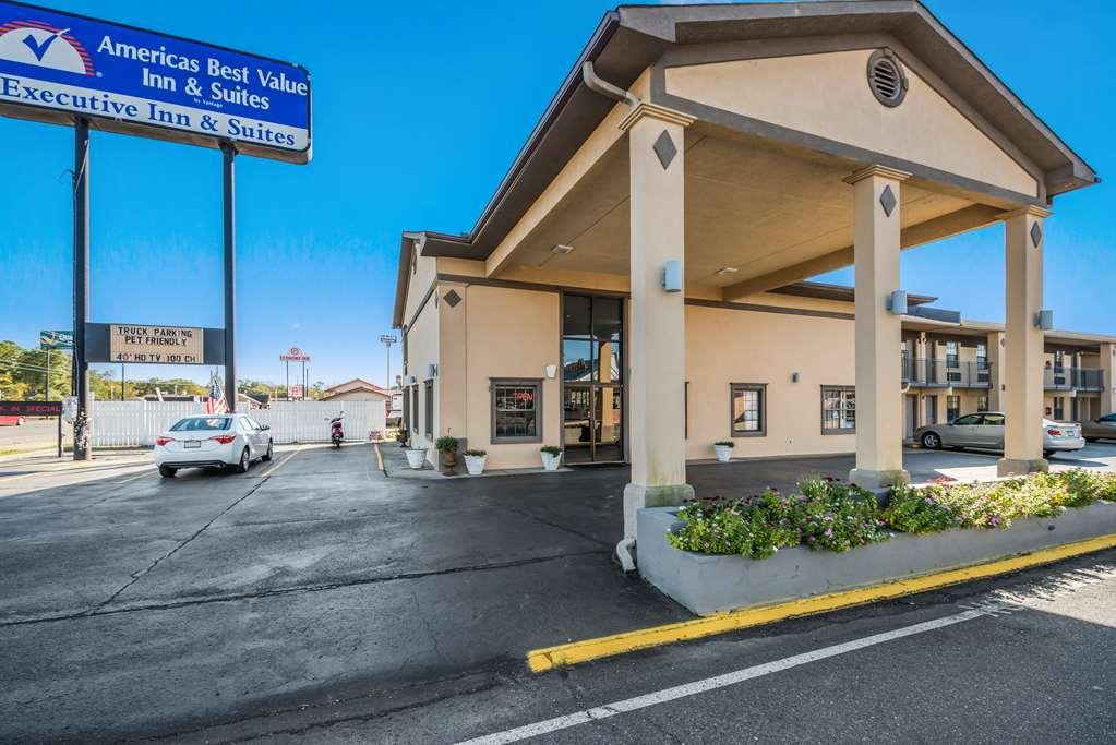 Americas Best Value Inn Аркаделфия Екстериор снимка