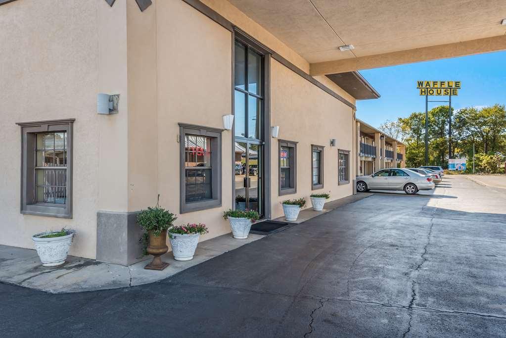 Americas Best Value Inn Аркаделфия Екстериор снимка